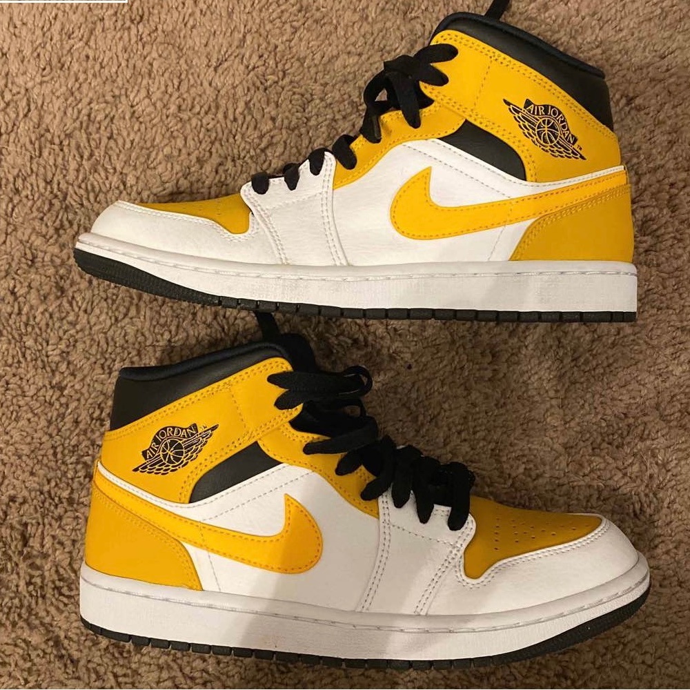 Jordan Mid 1’s
